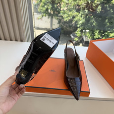 顶级品质G393所见即所得顶级品质Hermes爱马仕春夏最新kelly扣时装玛丽珍乐福鞋经典的版型 搭配极具辨识度的马家 顶级品质G393所见即所得顶级品质Hermes爱马仕春夏最新kelly扣时装玛丽珍乐福鞋经典的版型 搭配极具辨识度的马家