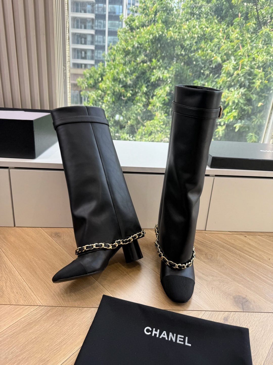 G012😀代购级别CHANEL 香奈儿*小香秋冬新款裤靴字母骑士靴库靴这款骑士靴真的是帅气时尚的代表,靴筒Chanel字 G012😀代购级别CHANEL 香奈儿*小香秋冬新款裤靴字母骑士靴库靴这款骑士靴真的是帅气时尚的代表,靴筒Chanel字