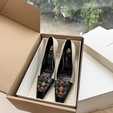 G288顶级品质Saint Laurent / 圣罗兰新款单鞋尖头高跟鞋YSL姐姐的美丽尤物高跟鞋 又是人间圣罗兰 Ro G288顶级品质Saint Laurent / 圣罗兰新款单鞋尖头高跟鞋YSL姐姐的美丽尤物高跟鞋 又是人间圣罗兰 Ro