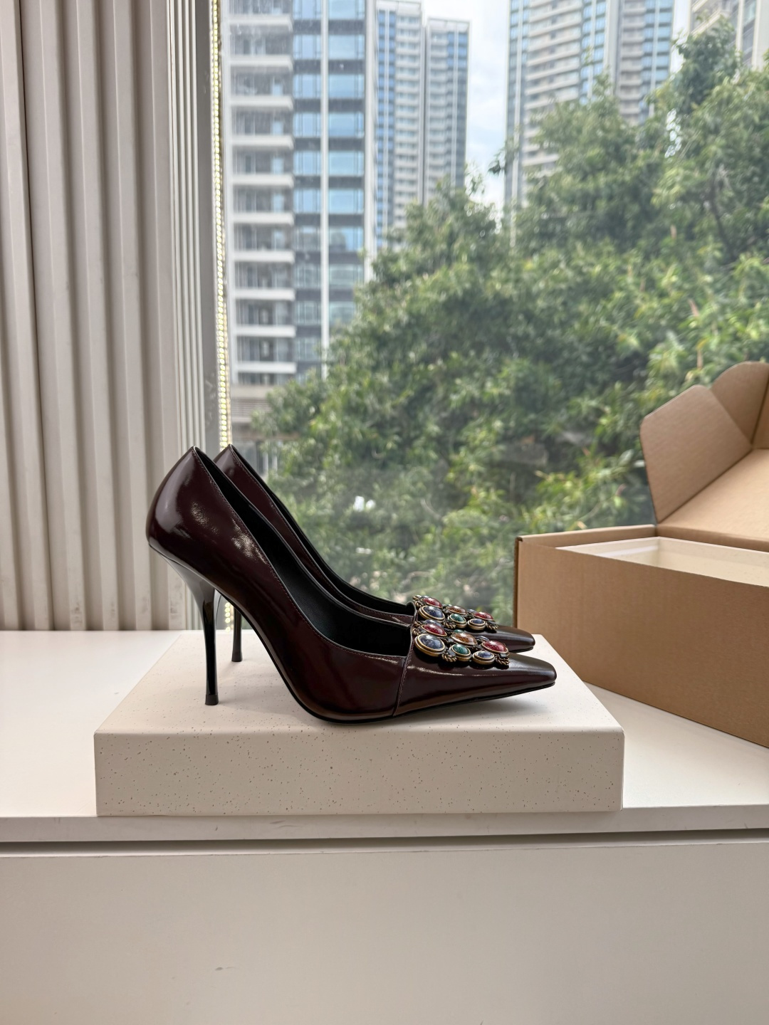 G288顶级品质Saint Laurent / 圣罗兰新款单鞋尖头高跟鞋YSL姐姐的美丽尤物高跟鞋 又是人间圣罗兰 Ro G288顶级品质Saint Laurent / 圣罗兰新款单鞋尖头高跟鞋YSL姐姐的美丽尤物高跟鞋 又是人间圣罗兰 Ro