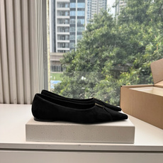 G288顶级品质Saint Laurent / 圣罗兰新款单鞋尖头高跟鞋YSL姐姐的美丽尤物高跟鞋 又是人间圣罗兰 Ro G288顶级品质Saint Laurent / 圣罗兰新款单鞋尖头高跟鞋YSL姐姐的美丽尤物高跟鞋 又是人间圣罗兰 Ro