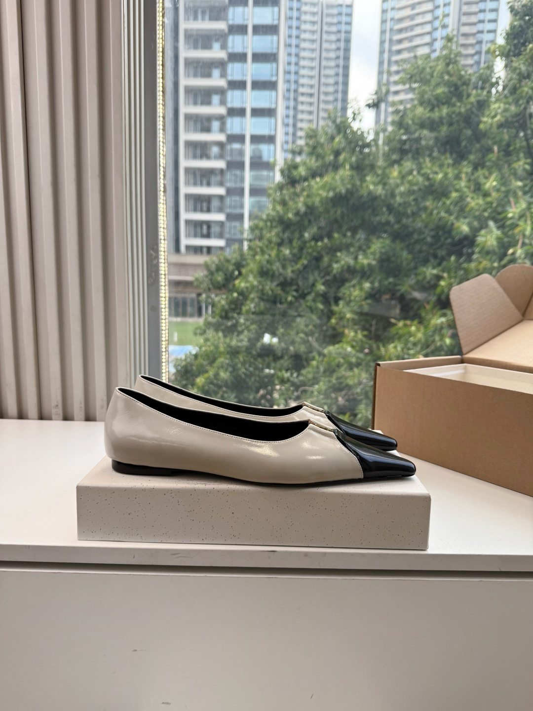 G288顶级品质Saint Laurent / 圣罗兰新款单鞋尖头高跟鞋YSL姐姐的美丽尤物高跟鞋 又是人间圣罗兰 Ro G288顶级品质Saint Laurent / 圣罗兰新款单鞋尖头高跟鞋YSL姐姐的美丽尤物高跟鞋 又是人间圣罗兰 Ro