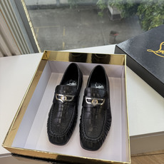男➕20😀G988顶级品质 Christian Louboutin | 2026s𝐒原版CL全新秀款乐福单鞋 新款专柜同 男➕20😀G988顶级品质 Christian Louboutin | 2026s𝐒原版CL全新秀款乐福单鞋 新款专柜同