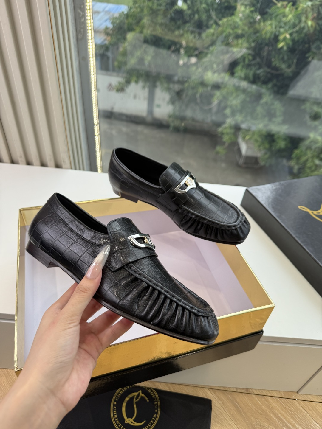 男➕20😀G988顶级品质 Christian Louboutin | 2026s𝐒原版CL全新秀款乐福单鞋 新款专柜同 男➕20😀G988顶级品质 Christian Louboutin | 2026s𝐒原版CL全新秀款乐福单鞋 新款专柜同