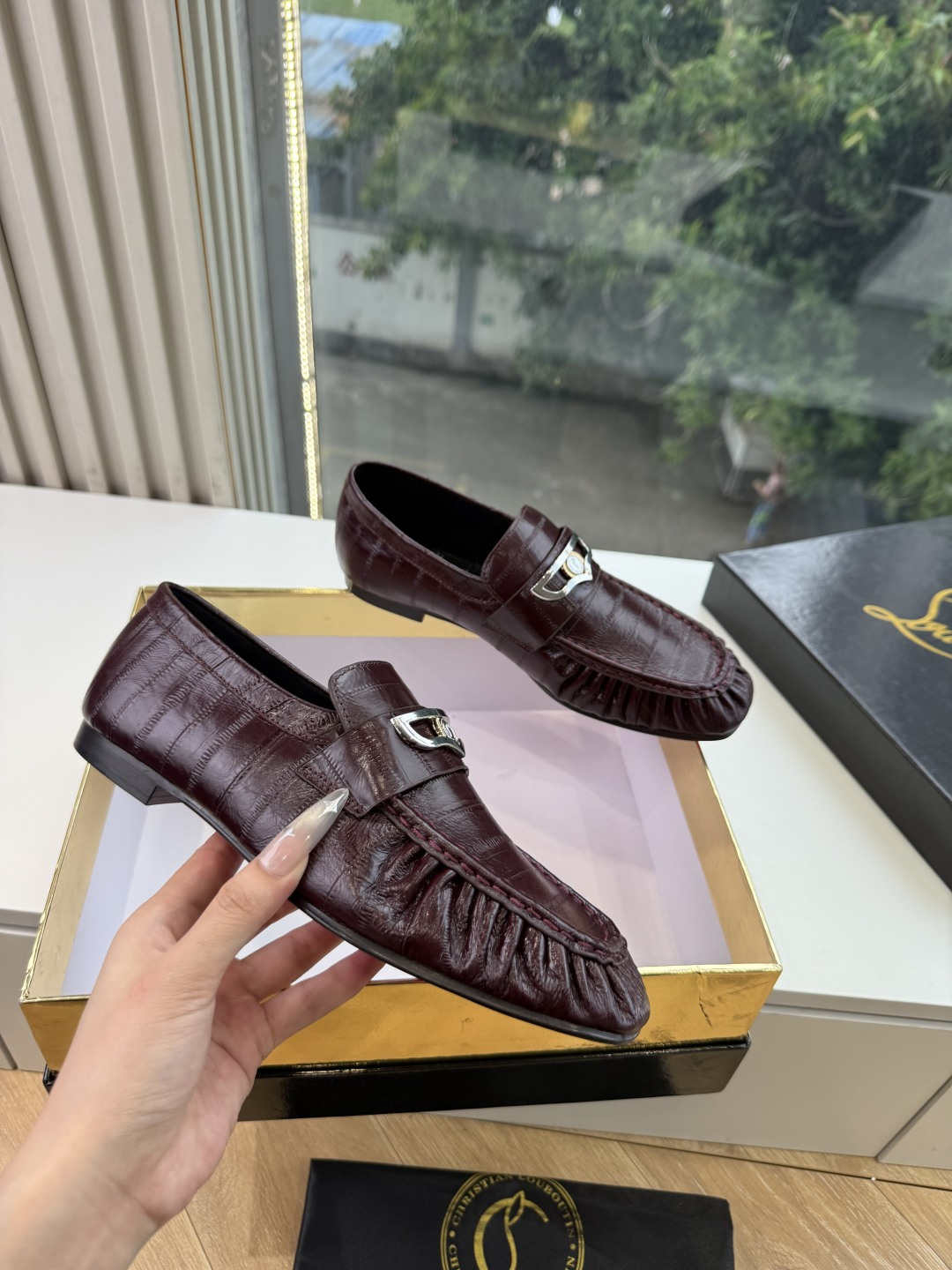 男➕20😀G988顶级品质 Christian Louboutin | 2026s𝐒原版CL全新秀款乐福单鞋 新款专柜同 男➕20😀G988顶级品质 Christian Louboutin | 2026s𝐒原版CL全新秀款乐福单鞋 新款专柜同