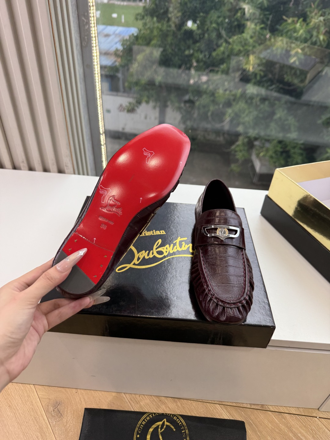 男➕20😀G988顶级品质 Christian Louboutin | 2026s𝐒原版CL全新秀款乐福单鞋 新款专柜同 男➕20😀G988顶级品质 Christian Louboutin | 2026s𝐒原版CL全新秀款乐福单鞋 新款专柜同