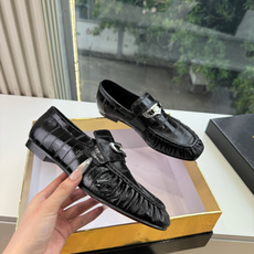 男➕20😀G988顶级品质 Christian Louboutin | 2026s𝐒原版CL全新秀款乐福单鞋 新款专柜同 男➕20😀G988顶级品质 Christian Louboutin | 2026s𝐒原版CL全新秀款乐福单鞋 新款专柜同