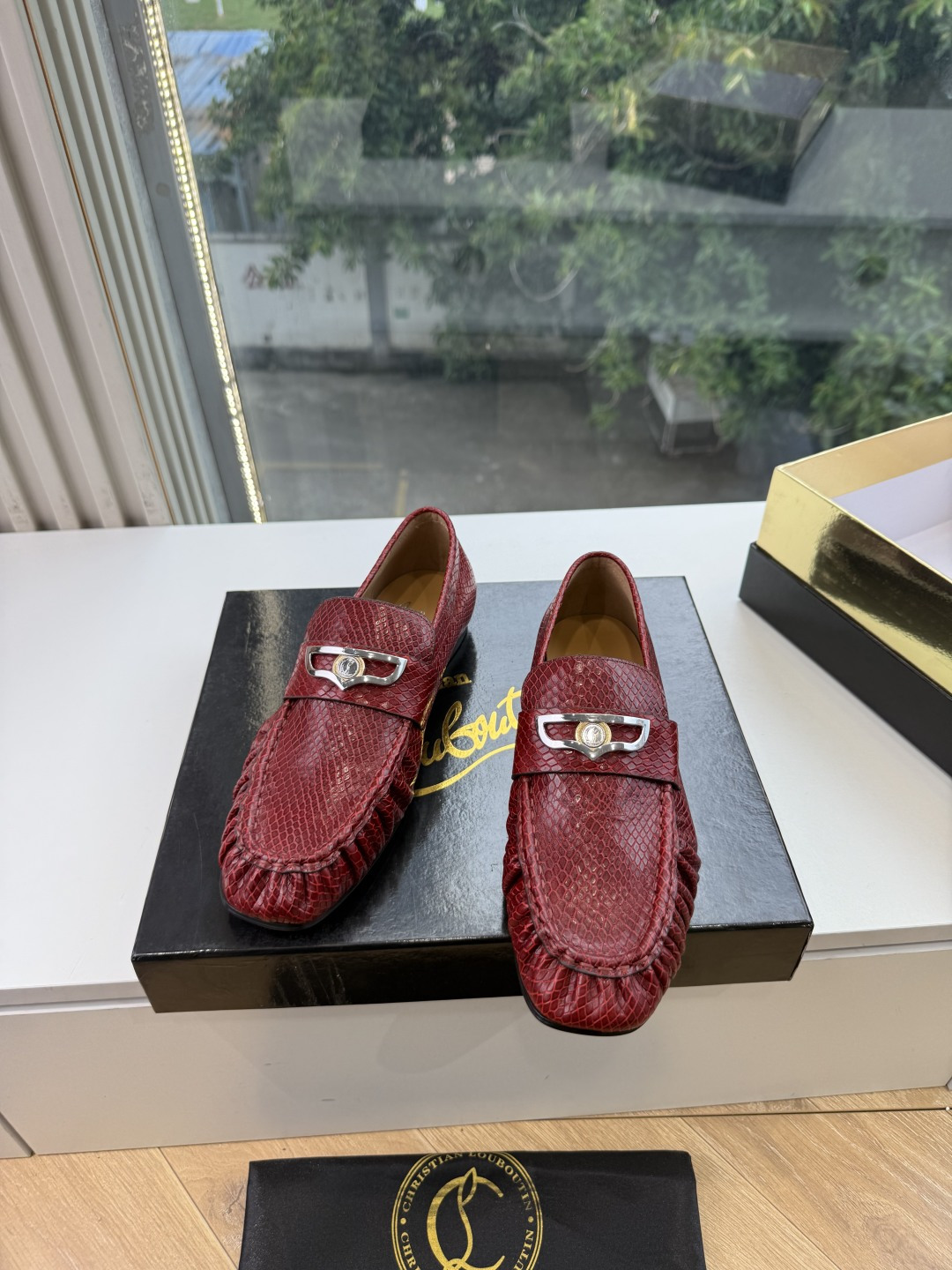 男➕20😀G988顶级品质 Christian Louboutin | 2026s𝐒原版CL全新秀款乐福单鞋 新款专柜同