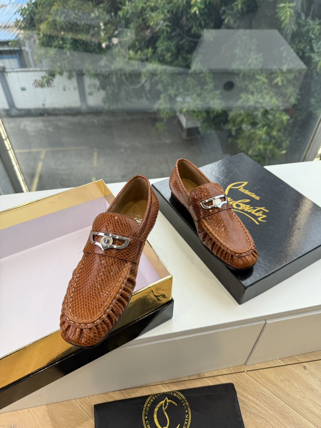 男➕20😀G988顶级品质 Christian Louboutin | 2026s𝐒原版CL全新秀款乐福单鞋 新款专柜同
