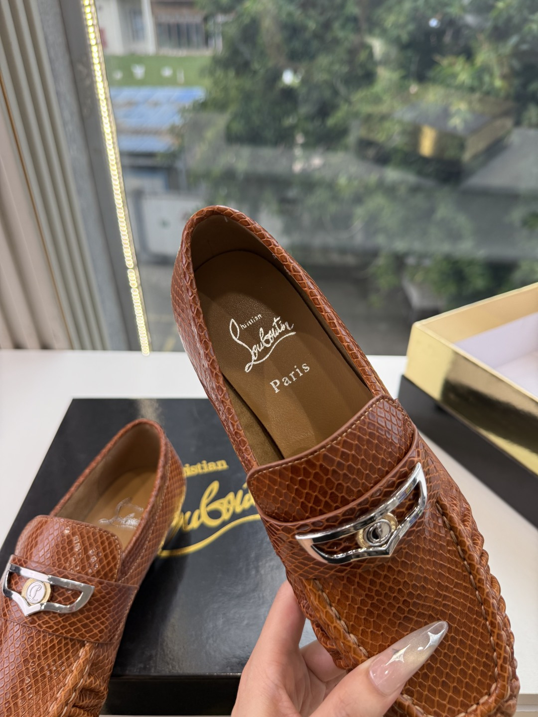 男➕20😀G988顶级品质 Christian Louboutin | 2026s𝐒原版CL全新秀款乐福单鞋 新款专柜同
