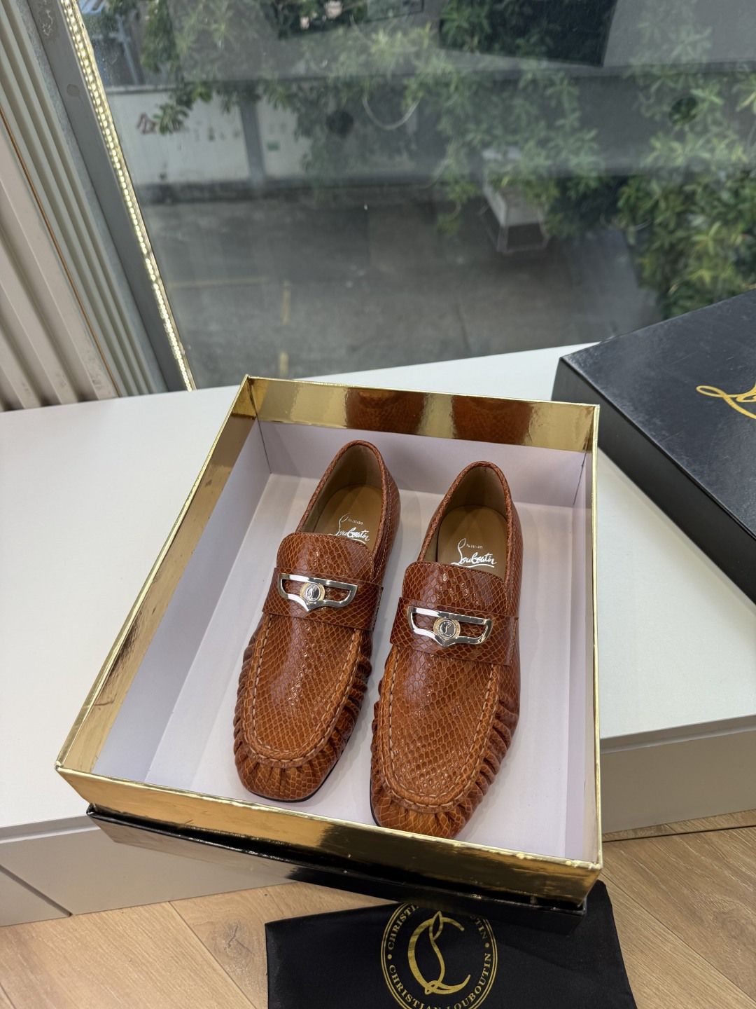 男➕20😀G988顶级品质 Christian Louboutin | 2026s𝐒原版CL全新秀款乐福单鞋 新款专柜同