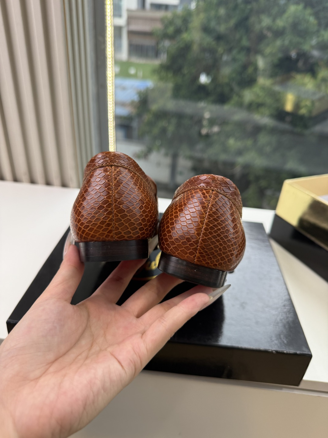 男➕20😀G988顶级品质 Christian Louboutin | 2026s𝐒原版CL全新秀款乐福单鞋 新款专柜同