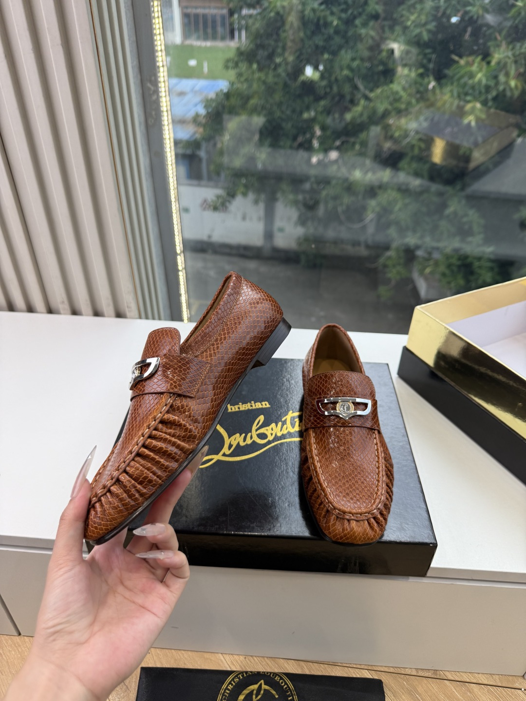 男➕20😀G988顶级品质 Christian Louboutin | 2026s𝐒原版CL全新秀款乐福单鞋 新款专柜同