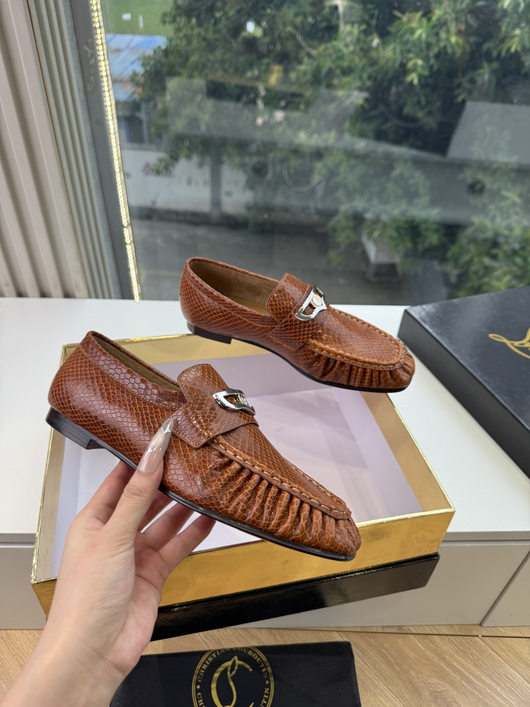 男➕20😀G988顶级品质 Christian Louboutin | 2026s𝐒原版CL全新秀款乐福单鞋 新款专柜同