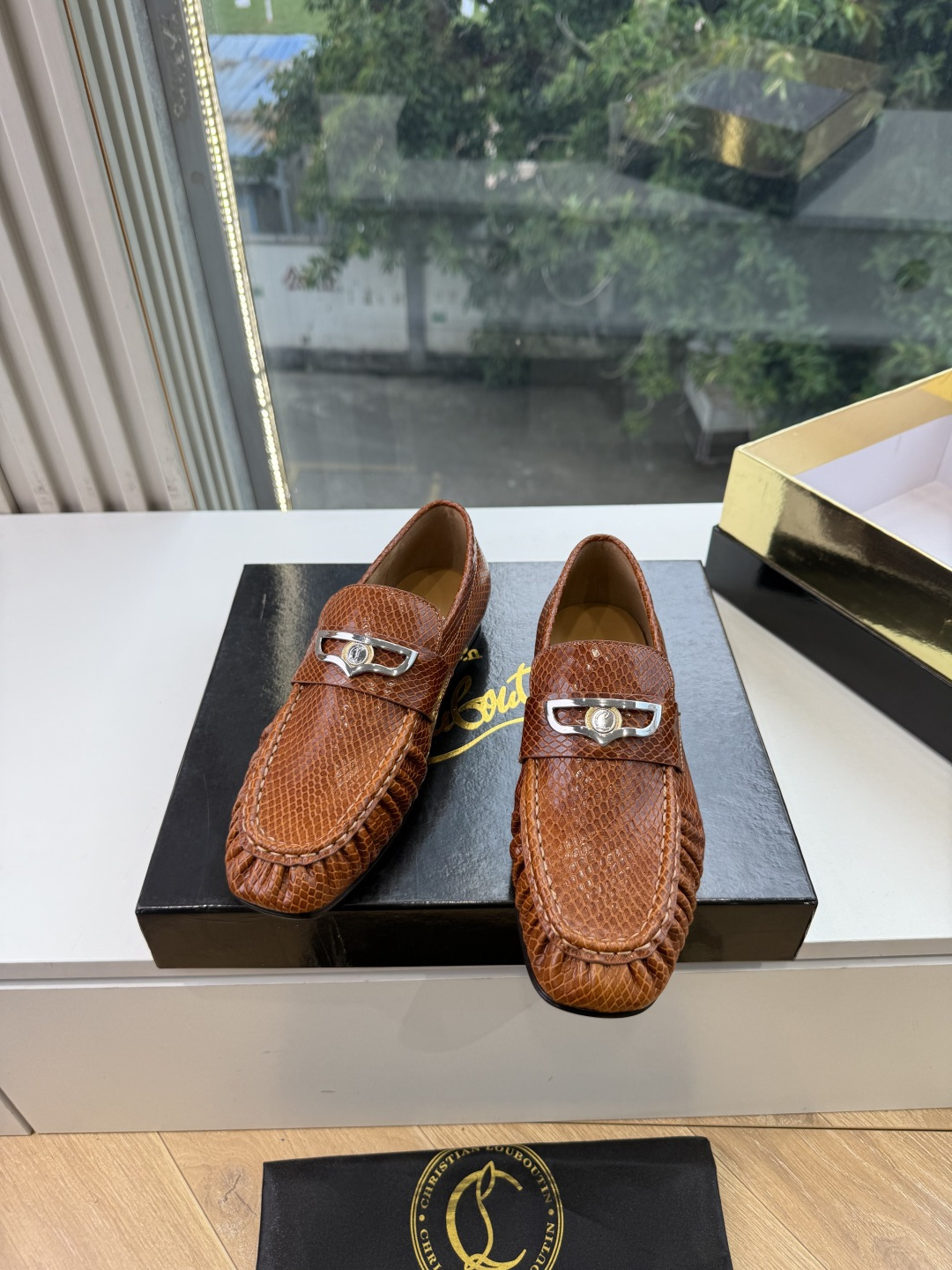 男➕20😀G988顶级品质 Christian Louboutin | 2026s𝐒原版CL全新秀款乐福单鞋 新款专柜同