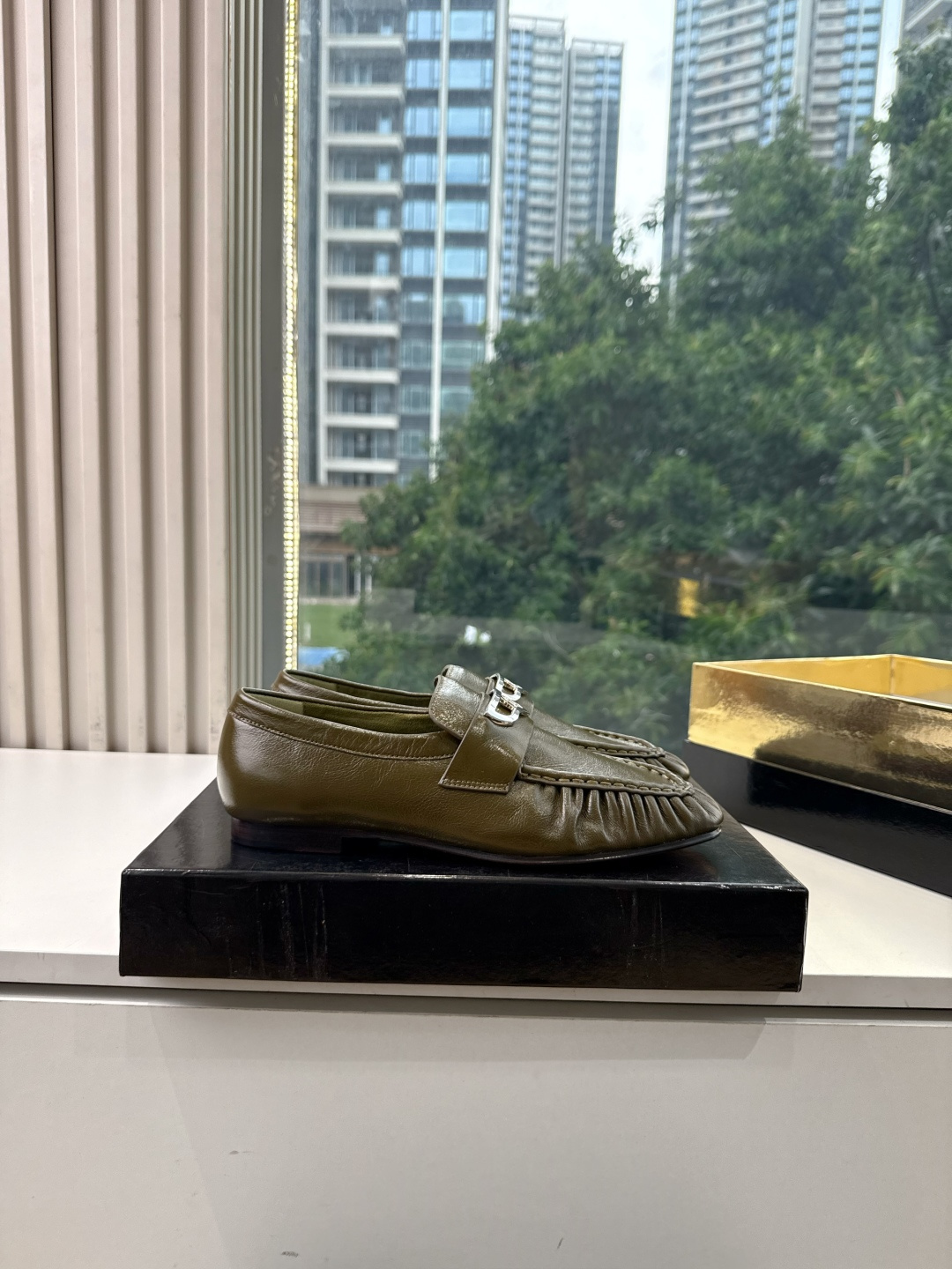 男➕20😀G988顶级品质 Christian Louboutin | 2026s𝐒原版CL全新秀款乐福单鞋 新款专柜同