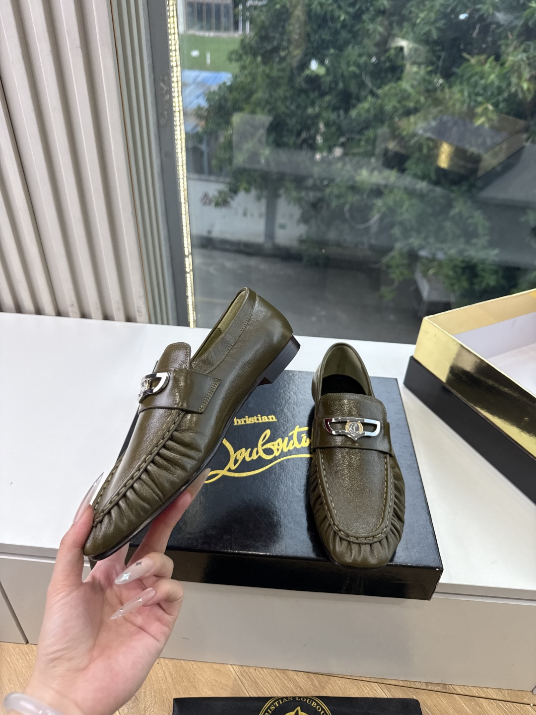 男➕20😀G988顶级品质 Christian Louboutin | 2026s𝐒原版CL全新秀款乐福单鞋 新款专柜同