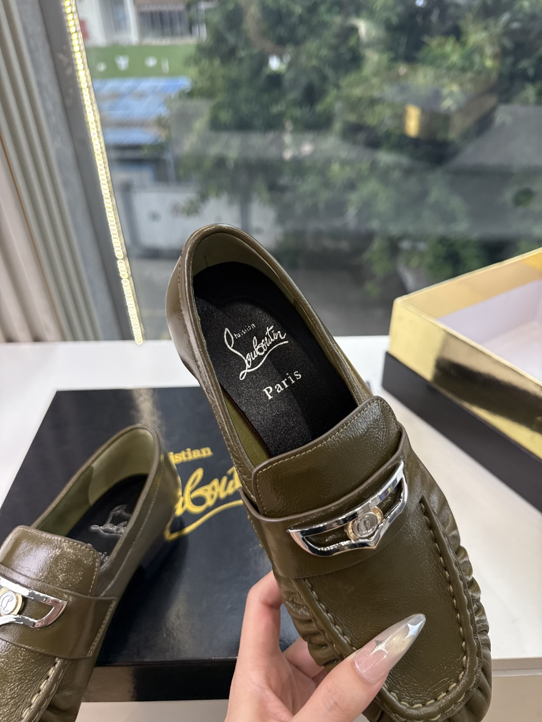 男➕20😀G988顶级品质 Christian Louboutin | 2026s𝐒原版CL全新秀款乐福单鞋 新款专柜同