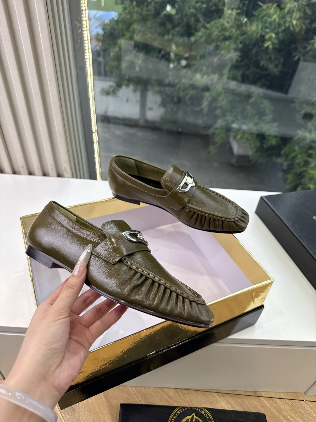 男➕20😀G988顶级品质 Christian Louboutin | 2026s𝐒原版CL全新秀款乐福单鞋 新款专柜同