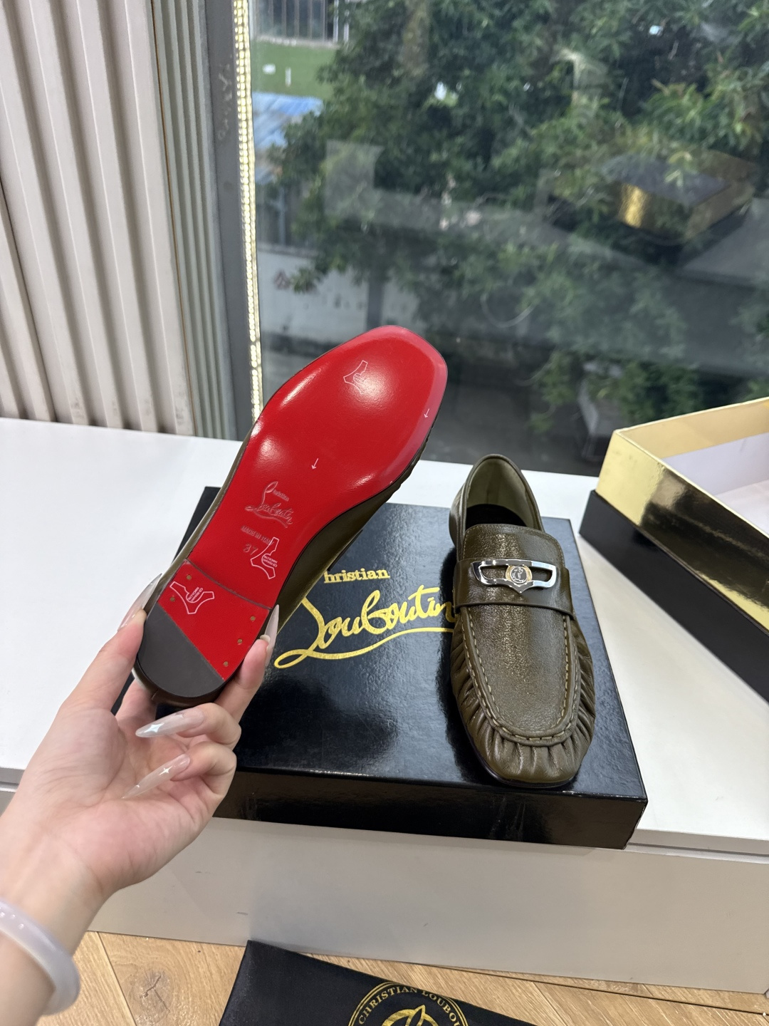 男➕20😀G988顶级品质 Christian Louboutin | 2026s𝐒原版CL全新秀款乐福单鞋 新款专柜同