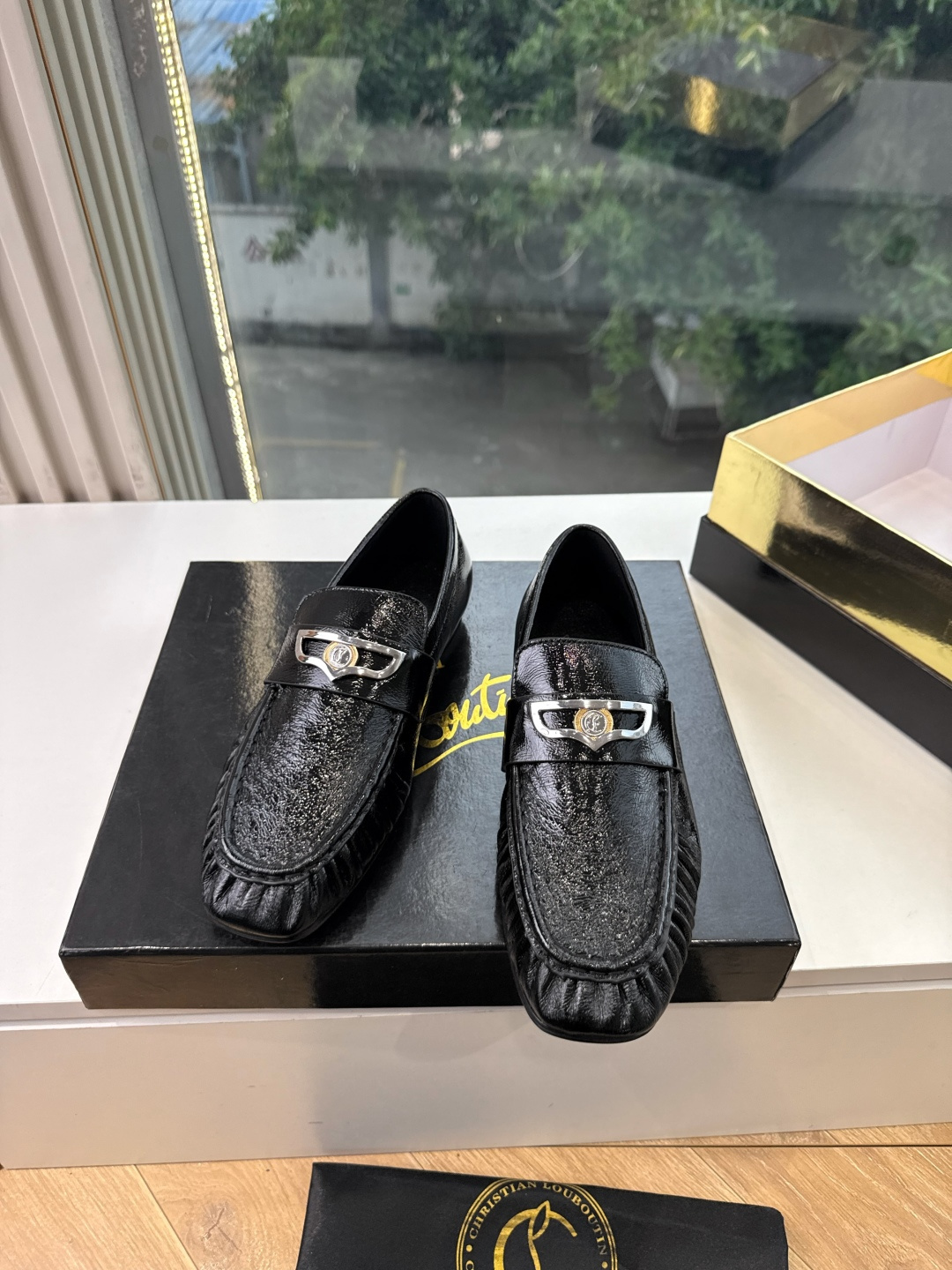 男➕20😀G988顶级品质 Christian Louboutin | 2026s𝐒原版CL全新秀款乐福单鞋 新款专柜同