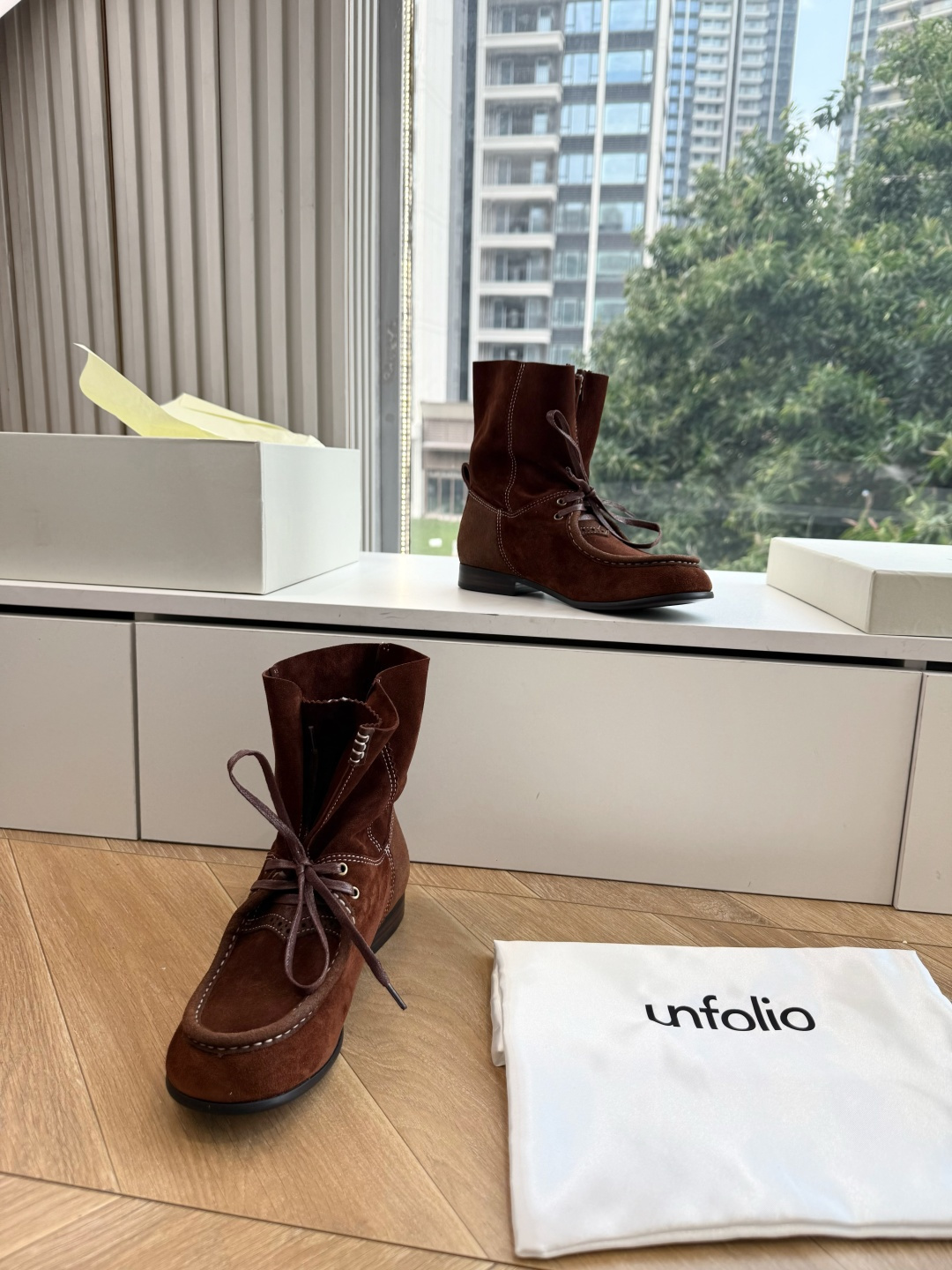 G306 Unfolio 秋冬新品翻边西部短靴｜复古旷野解锁多元穿搭可能美式西部风骨融入利落靴型 每一步都自带松弛复古气