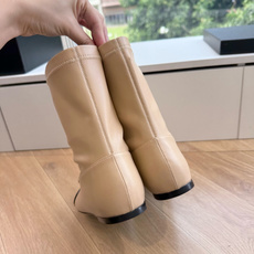 G238所得CHANE*|小香新品学习在米兰时尚的T台上 亮相便艳惊四座 成功晋升为潮流人士的梦中情靴 。 经典的双C标 G238所得CHANE*|小香新品学习在米兰时尚的T台上 亮相便艳惊四座 成功晋升为潮流人士的梦中情靴 。 经典的双C标