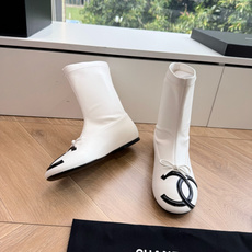 G238所得CHANE*|小香新品学习在米兰时尚的T台上 亮相便艳惊四座 成功晋升为潮流人士的梦中情靴 。 经典的双C标 G238所得CHANE*|小香新品学习在米兰时尚的T台上 亮相便艳惊四座 成功晋升为潮流人士的梦中情靴 。 经典的双C标