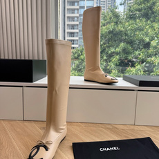 G238所得CHANE*|小香新品学习在米兰时尚的T台上 亮相便艳惊四座 成功晋升为潮流人士的梦中情靴 。 经典的双C标 G238所得CHANE*|小香新品学习在米兰时尚的T台上 亮相便艳惊四座 成功晋升为潮流人士的梦中情靴 。 经典的双C标