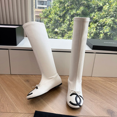 G238所得CHANE*|小香新品学习在米兰时尚的T台上 亮相便艳惊四座 成功晋升为潮流人士的梦中情靴 。 经典的双C标 G238所得CHANE*|小香新品学习在米兰时尚的T台上 亮相便艳惊四座 成功晋升为潮流人士的梦中情靴 。 经典的双C标