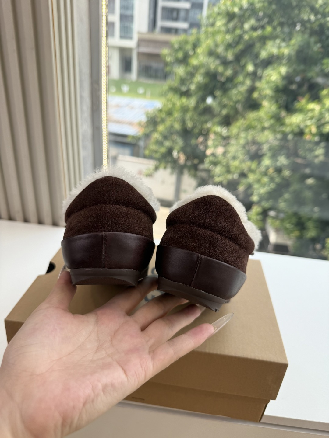 😀G021ugg所见即所得顶级品质所见即所得UGG秋冬新款系列棉鞋雪地靴棉鞋作为的领军品牌，这双新款同样延续了其一贯的舒