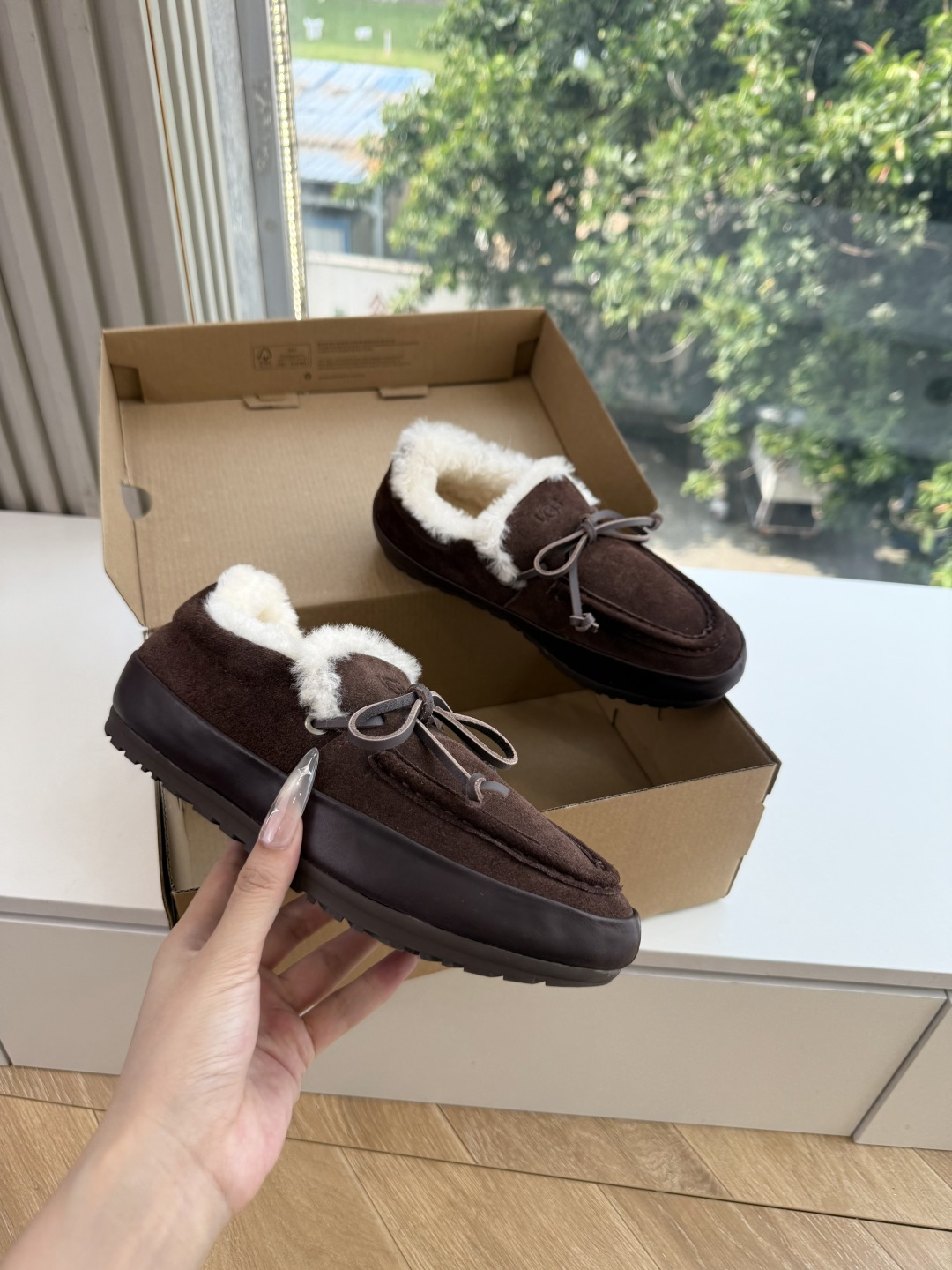 😀G021ugg所见即所得顶级品质所见即所得UGG秋冬新款系列棉鞋雪地靴棉鞋作为的领军品牌，这双新款同样延续了其一贯的舒