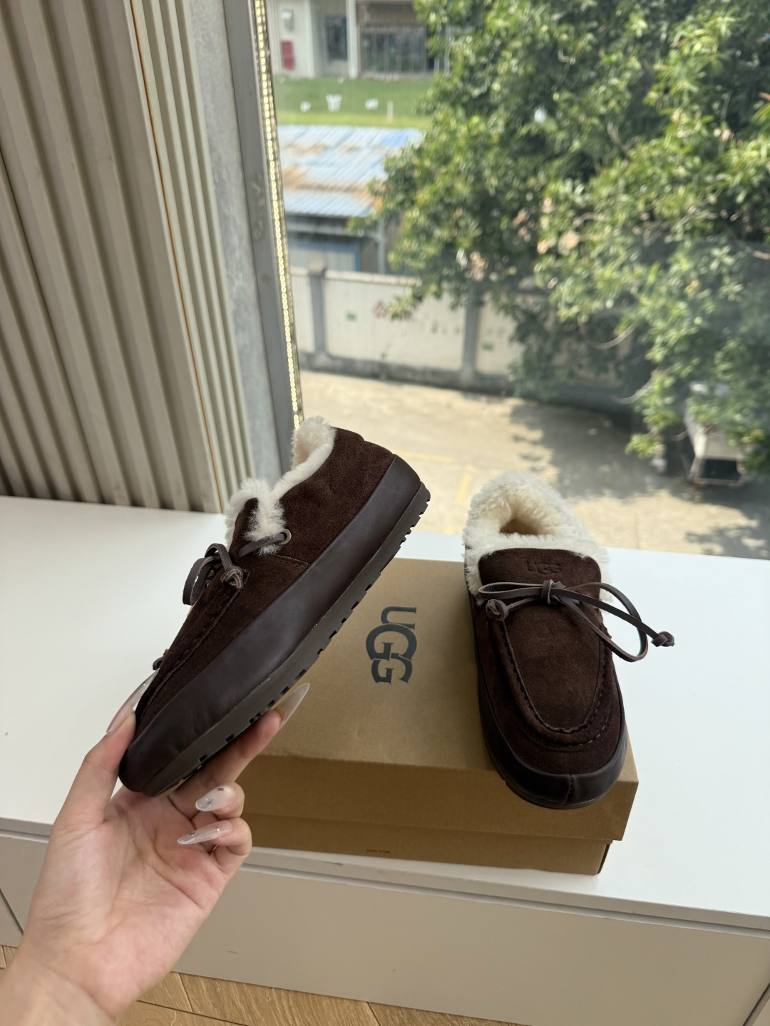 😀G021ugg所见即所得顶级品质所见即所得UGG秋冬新款系列棉鞋雪地靴棉鞋作为的领军品牌，这双新款同样延续了其一贯的舒