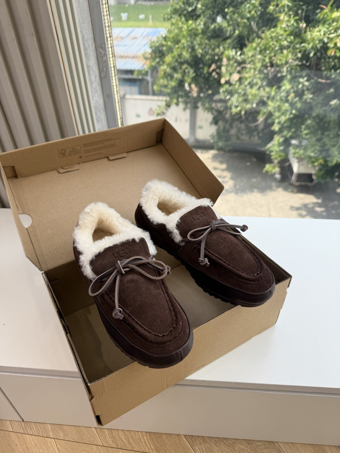 😀G021ugg所见即所得顶级品质所见即所得UGG秋冬新款系列棉鞋雪地靴棉鞋作为的领军品牌，这双新款同样延续了其一贯的舒