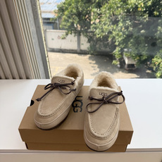 😀G021ugg所见即所得顶级品质所见即所得UGG秋冬新款系列棉鞋雪地靴棉鞋作为的领军品牌,这双新款同样延续了其一贯的舒 😀G021ugg所见即所得顶级品质所见即所得UGG秋冬新款系列棉鞋雪地靴棉鞋作为的领军品牌,这双新款同样延续了其一贯的舒