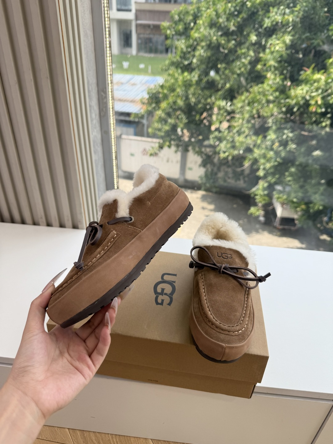 😀G021ugg所见即所得顶级品质所见即所得UGG秋冬新款系列棉鞋雪地靴棉鞋作为的领军品牌，这双新款同样延续了其一贯的舒