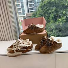 G027代购级别独家首发miumiu缪缪新款棉鞋毛毛靴来自Miu Miu系列的细节特写 新季的潮流要素 与此刻挚爱的概念 G027代购级别独家首发miumiu缪缪新款棉鞋毛毛靴来自Miu Miu系列的细节特写 新季的潮流要素 与此刻挚爱的概念
