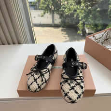 G021代购级独家上新Miu Miu玛丽珍芭蕾鞋开发 手工平底拖鞋秒杀市面版本Miu真的太少女奶呼呼的 小羊皮超级软糯 G021代购级独家上新Miu Miu玛丽珍芭蕾鞋开发 手工平底拖鞋秒杀市面版本Miu真的太少女奶呼呼的 小羊皮超级软糯