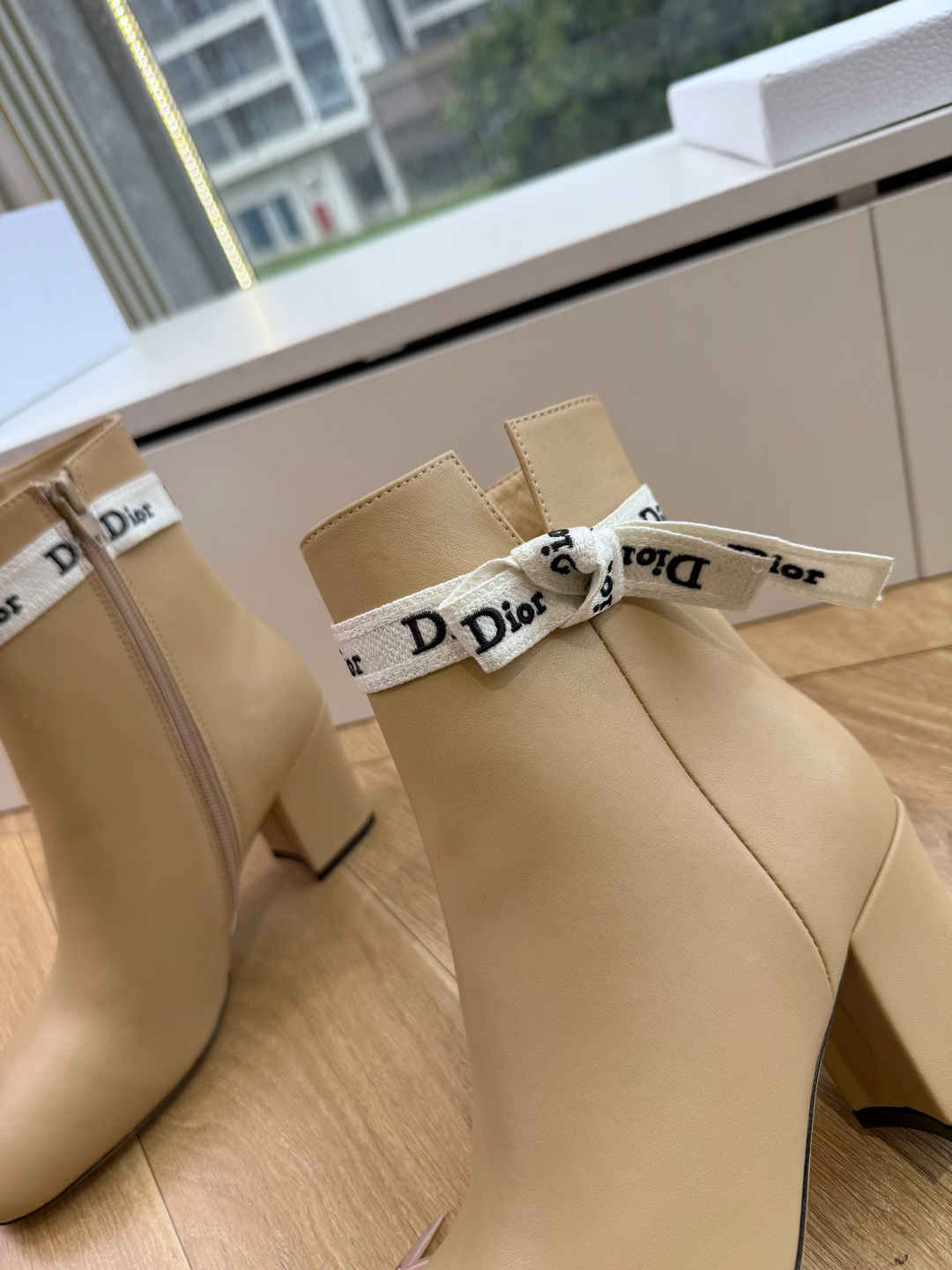 G030miss Dior 迪奥 Miss Dior 迪奥 CD秋冬最新高定海报款D-Major字母logo 圆头骑士靴