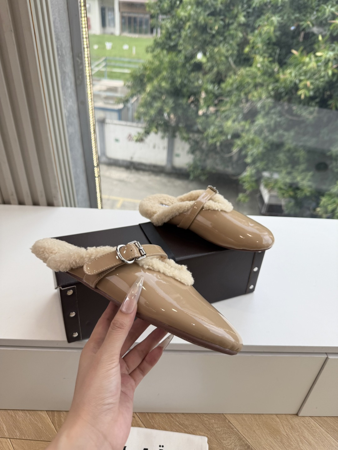 所见即所得G021代购级别原版购入法国一线奢侈品牌ALAIA 阿莱亚秋冬天真的要来咯!羊羔绒鞋~ Alaia奶呼呼的秋冬 所见即所得G021代购级别原版购入法国一线奢侈品牌ALAIA 阿莱亚秋冬天真的要来咯!羊羔绒鞋~ Alaia奶呼呼的秋冬