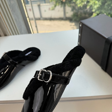 所见即所得G021代购级别原版购入法国一线奢侈品牌ALAIA 阿莱亚秋冬天真的要来咯!羊羔绒鞋~ Alaia奶呼呼的秋冬 所见即所得G021代购级别原版购入法国一线奢侈品牌ALAIA 阿莱亚秋冬天真的要来咯!羊羔绒鞋~ Alaia奶呼呼的秋冬