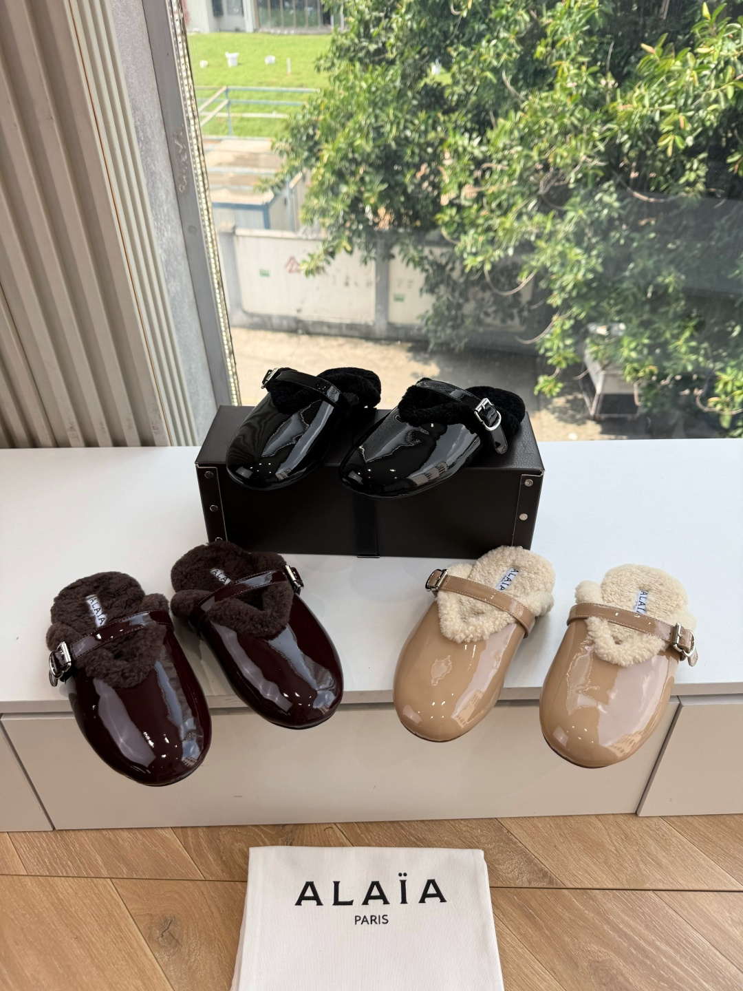 所见即所得G021代购级别原版购入法国一线奢侈品牌ALAIA 阿莱亚秋冬天真的要来咯！羊羔绒鞋～ Alaia奶呼呼的秋冬