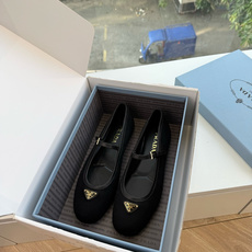 G887统一飞机盒顶级品质所见即所得Prada/普拉达26WF早春新品复古三角标褶皱粗跟平底玛丽珍鞋单鞋 当米兰1913 G887统一飞机盒顶级品质所见即所得Prada/普拉达26WF早春新品复古三角标褶皱粗跟平底玛丽珍鞋单鞋 当米兰1913