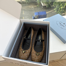 G887统一飞机盒顶级品质所见即所得Prada/普拉达26WF早春新品复古三角标褶皱粗跟平底玛丽珍鞋单鞋 当米兰1913 G887统一飞机盒顶级品质所见即所得Prada/普拉达26WF早春新品复古三角标褶皱粗跟平底玛丽珍鞋单鞋 当米兰1913