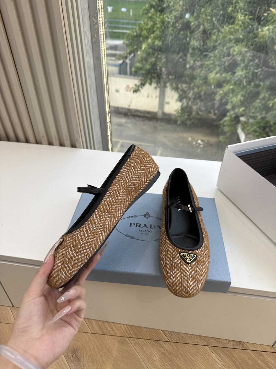 G887统一飞机盒顶级品质所见即所得Prada/普拉达26WF早春新品复古三角标褶皱粗跟平底玛丽珍鞋单鞋 当米兰1913 G887统一飞机盒顶级品质所见即所得Prada/普拉达26WF早春新品复古三角标褶皱粗跟平底玛丽珍鞋单鞋 当米兰1913