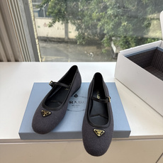 G887统一飞机盒顶级品质所见即所得Prada/普拉达26WF早春新品复古三角标褶皱粗跟平底玛丽珍鞋单鞋 当米兰1913 G887统一飞机盒顶级品质所见即所得Prada/普拉达26WF早春新品复古三角标褶皱粗跟平底玛丽珍鞋单鞋 当米兰1913