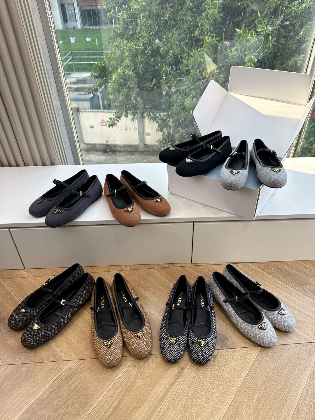 G887统一飞机盒顶级品质所见即所得Prada/普拉达26WF早春新品复古三角标褶皱粗跟平底玛丽珍鞋单鞋 当米兰1913