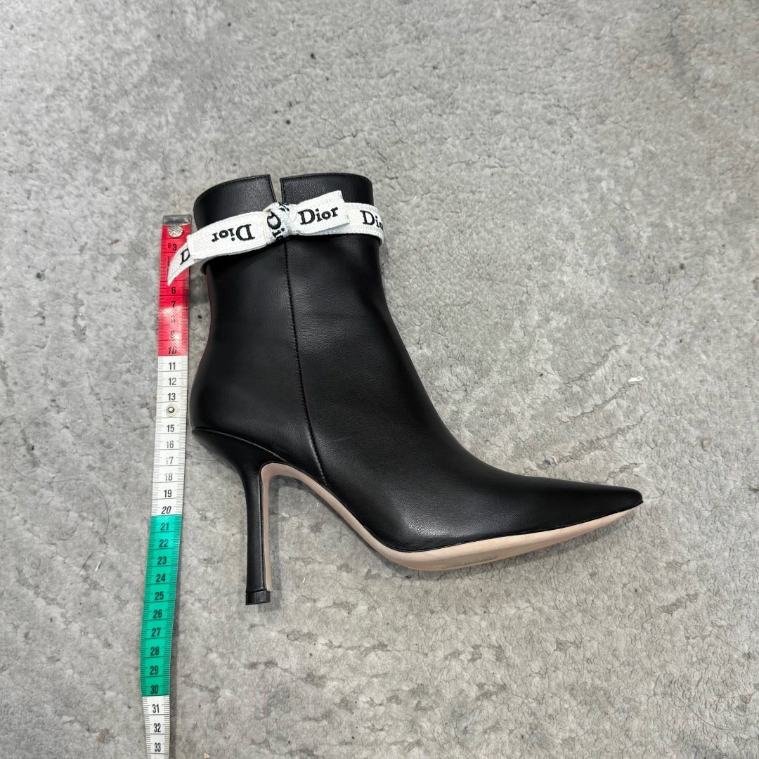 G269miss Dior 迪奥 Miss Dior 迪奥 CD秋冬最新高定海报款D-Major字母logo 圆头骑士靴