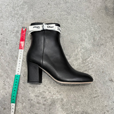G269miss Dior 迪奥 Miss Dior 迪奥 CD秋冬最新高定海报款D-Major字母logo 圆头骑士靴 G269miss Dior 迪奥 Miss Dior 迪奥 CD秋冬最新高定海报款D-Major字母logo 圆头骑士靴