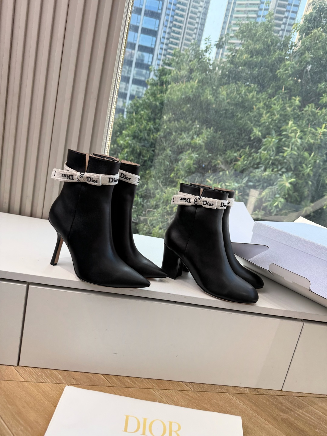 G269miss Dior 迪奥 Miss Dior 迪奥 CD秋冬最新高定海报款D-Major字母logo 圆头骑士靴